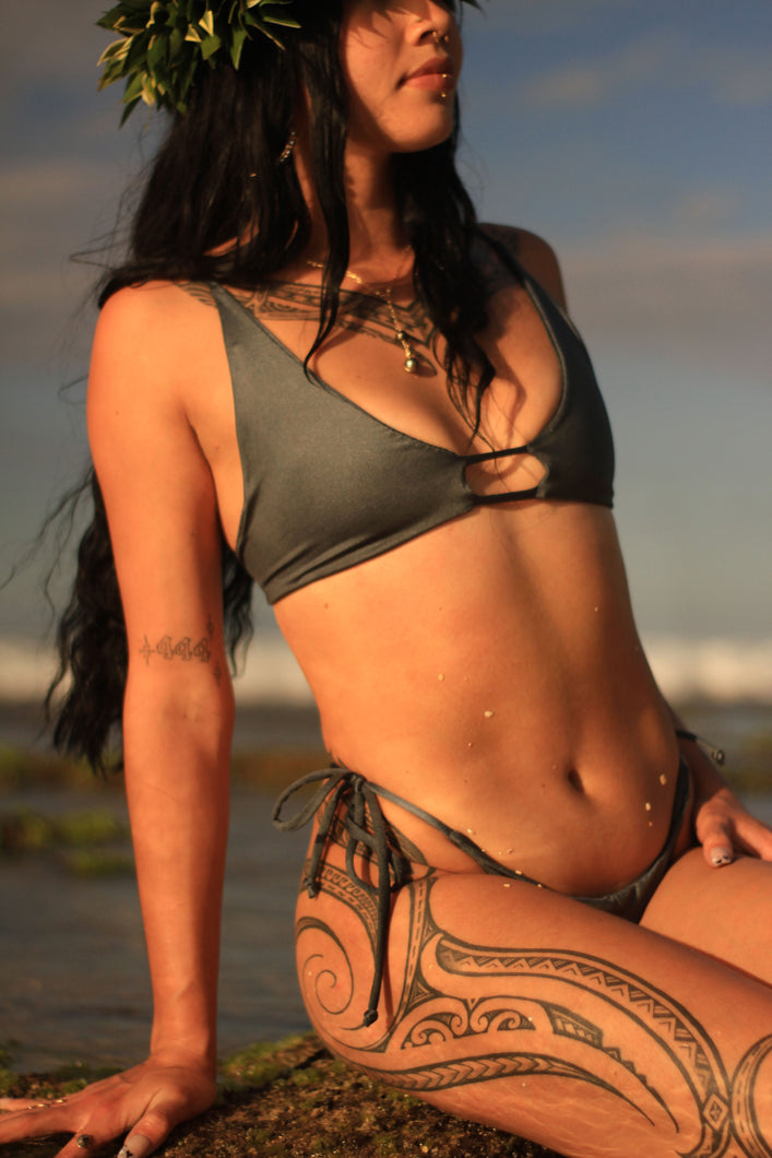 Gunmetal Lehua Top